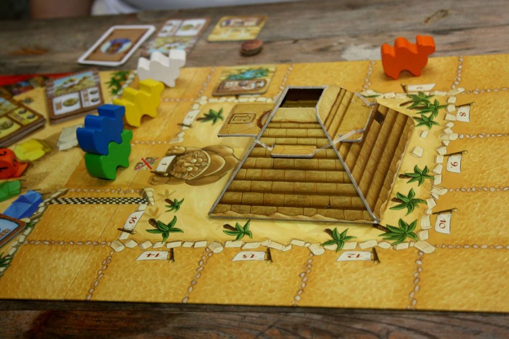 These racing camels was actually awarded "Game of the Year" at "Spiel Messe Essen"