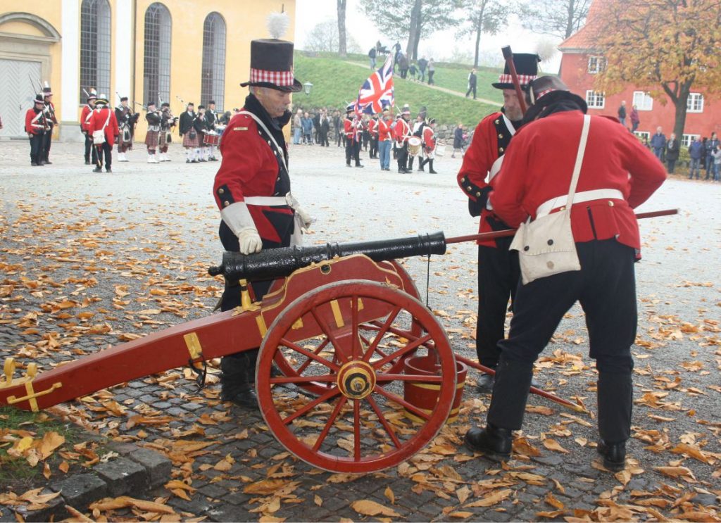 Kastellet 350 years celebration, soldiers, British Army 1807, cannon